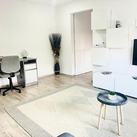 Comfy Apartment - Free Private Parking,Ac,Wi-Fi Carei Extérieur photo
