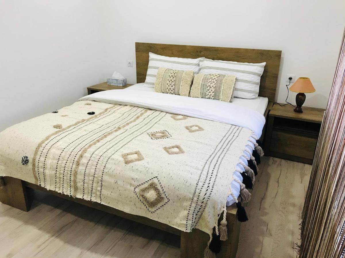 Comfy Apartment - Free Private Parking,Ac,Wi-Fi Carei Extérieur photo